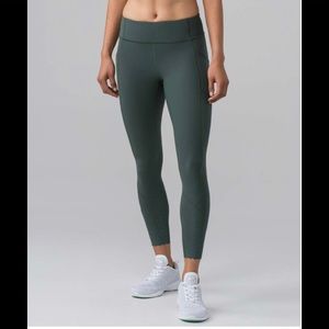 Lululemon Tight Stuff Tight II Size 6 in Dark Forest